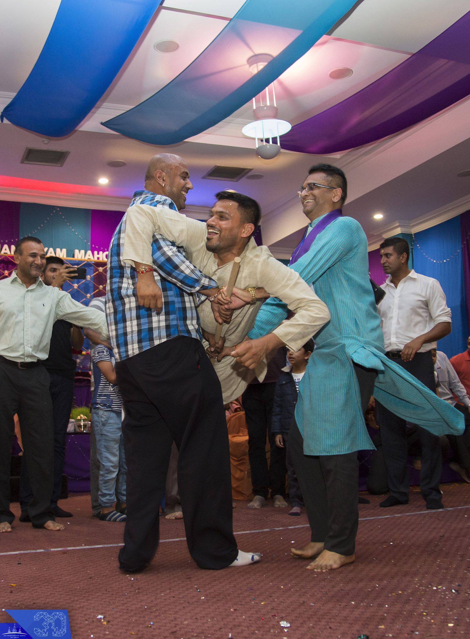175  - ©1987-2017 SKS Swaminarayan Temple East London